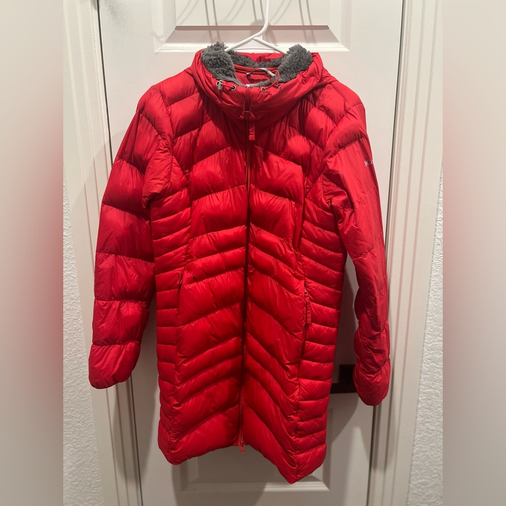Columbia Woman Red Puffer Coat